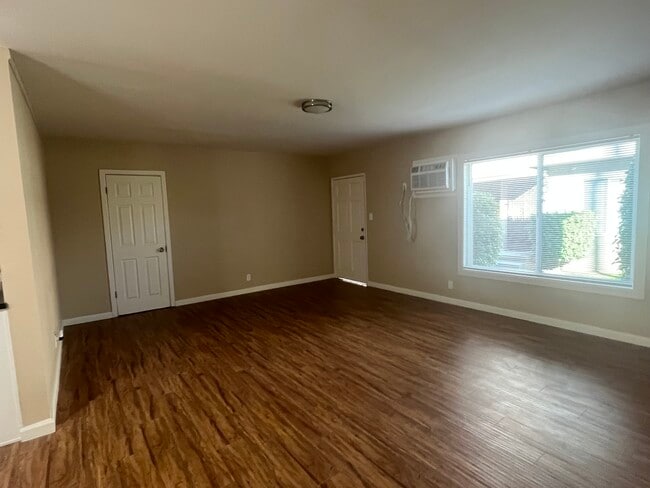 Photo - 14149 Vanowen St Unit 5