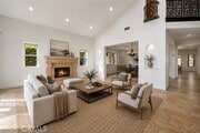 Photo - 14739 Hesby St