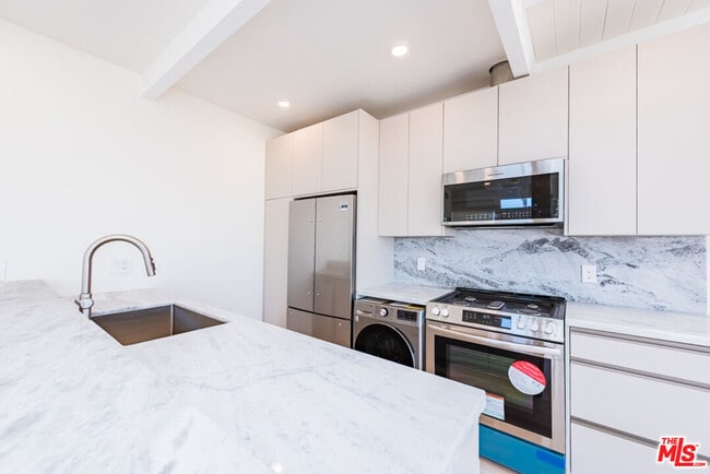 Photo - 7273 Birdview Ave Unit 1