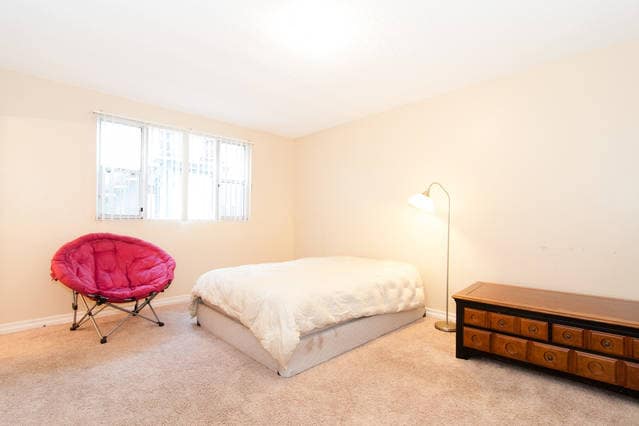 Photo - 640 Elm