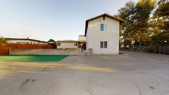 Photo - HUGE 10BR House on Montezuma!! - Large Pri...