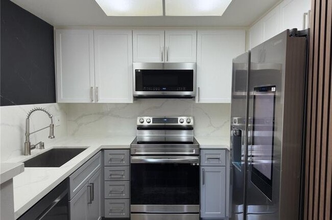 Photo - 22100 Burbank Blvd Unit 313b