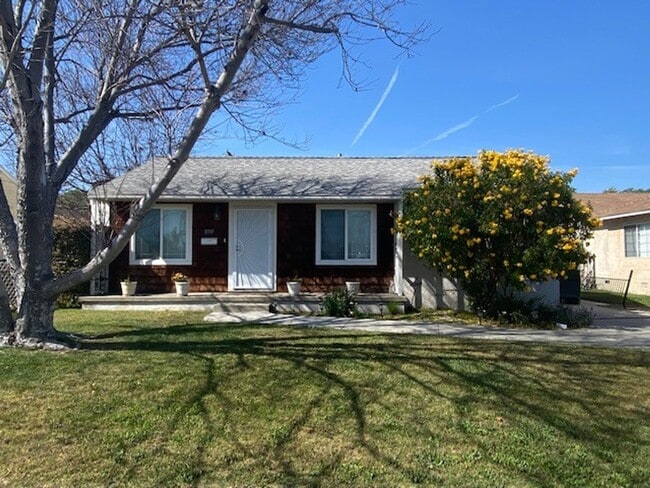 Photo - 11919 Hopland St