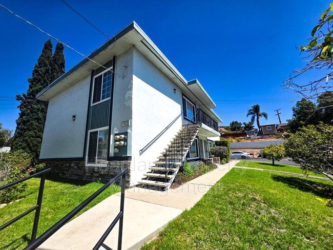 Building Photo - 1323 Madera St Unit #B Rental