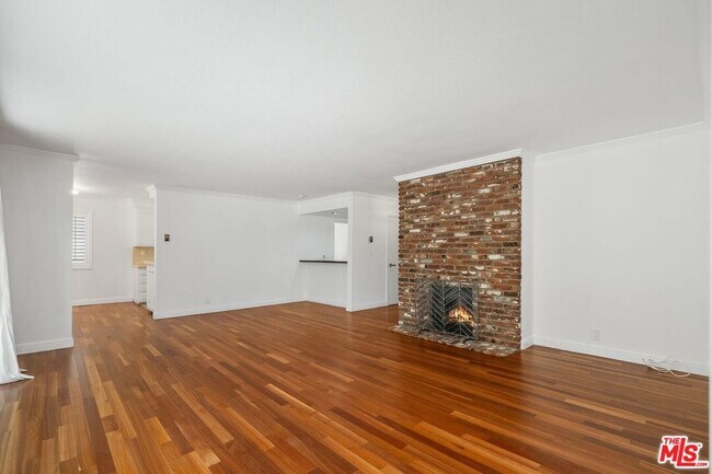 Photo - 404 San Vicente Blvd Unit 201