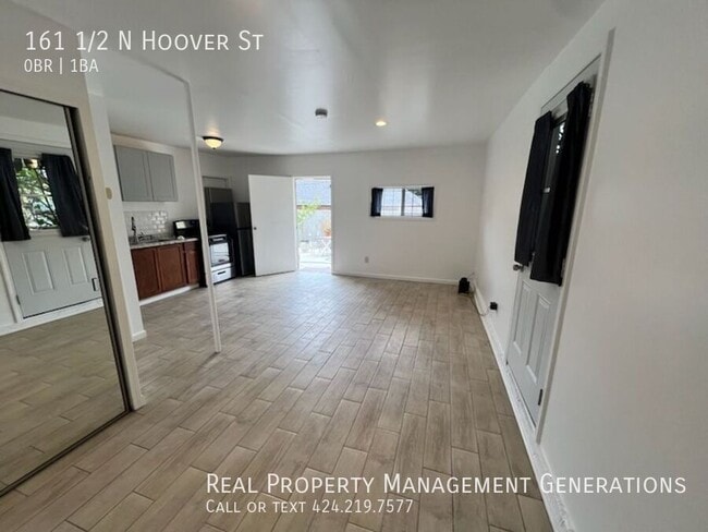161 1/2 N Hoover St- - 161 1/2 N Hoover St- House
