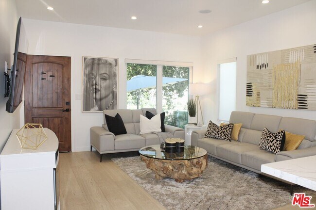 Photo - 1520 Burnside Ave