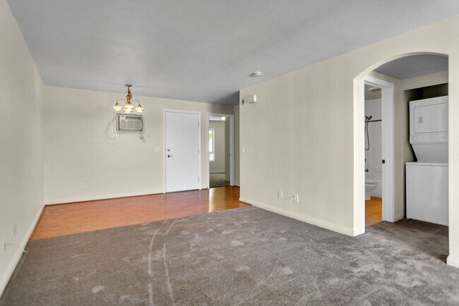Photo - Great 2/1 condo close to SDSU and Colina D... Unit 323
