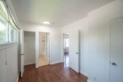 Photo - 11041 Moorpark St Unit 04