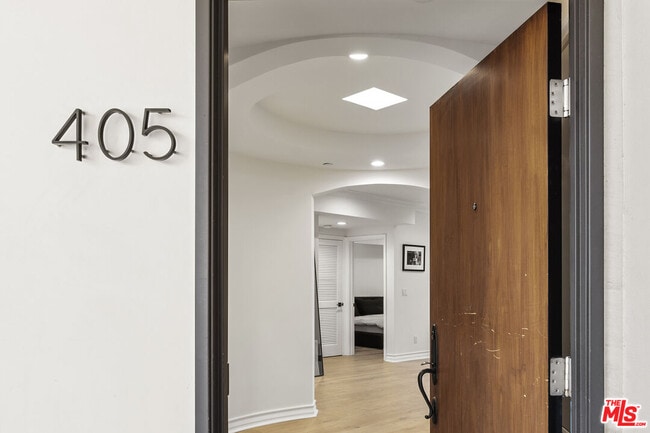 Photo - 122 N Clark Dr Unit 405