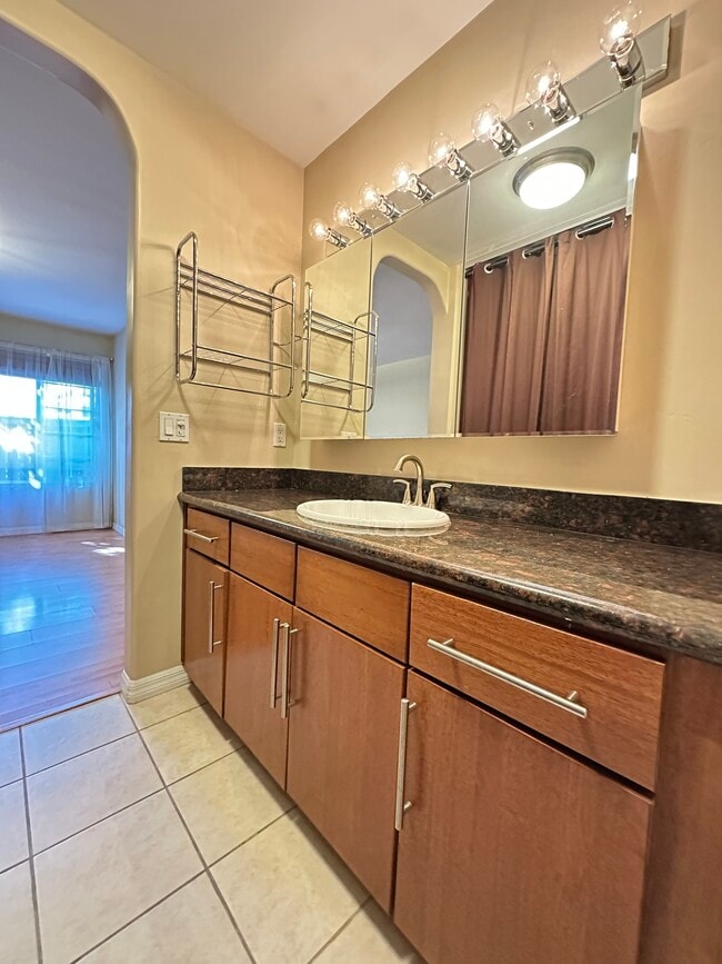 Photo - 5404 Balboa Arms Dr Unit 354