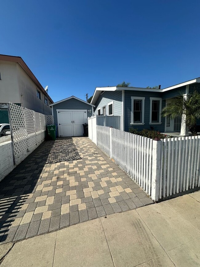 Photo - Quaint Craftsman House w/Garage, fenced yard, available now for 1 year lease to start!!!