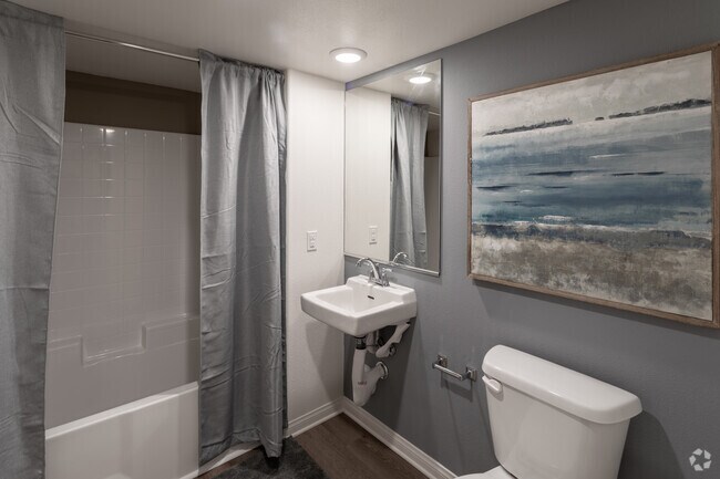 2BR, 1BA - 852 SF - Las Casitas