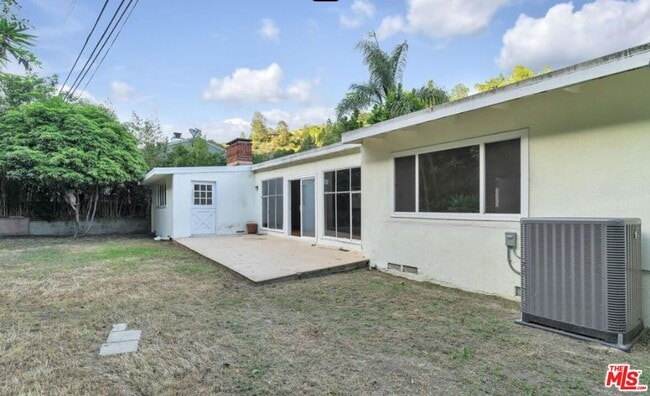 Photo - 1555 San Ysidro Dr