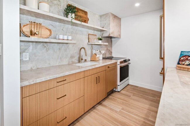 Photo - 1830 Avenida del Mundo Unit 612