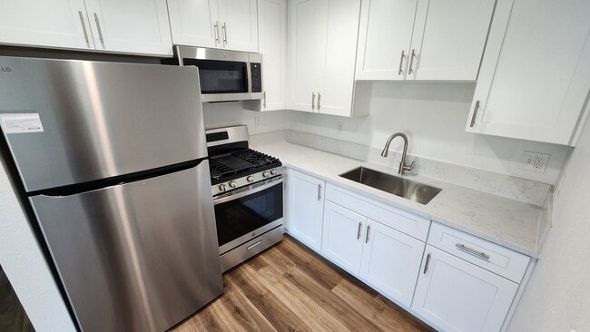 Photo - 988 El Camino Dr