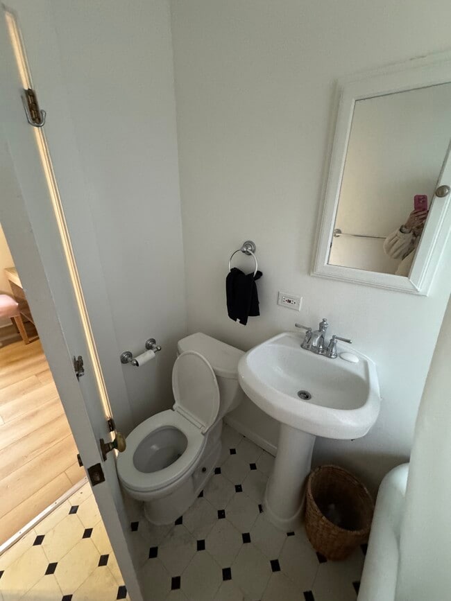 Photo - 411 E Anapamu St