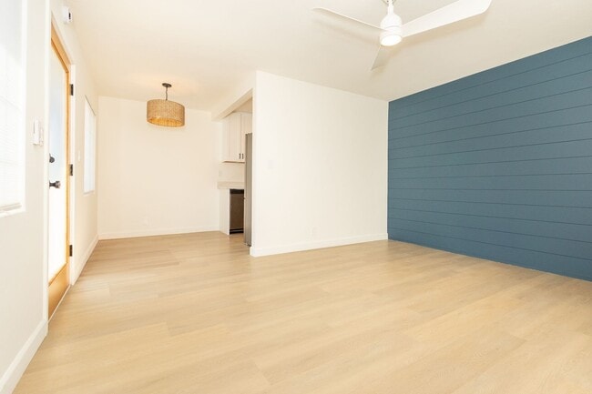Photo - Stylishly Remodeled 1-Bed/1-Bath Gem in Crown Point / Pacific Beach. Only $1500 DEPOSIT! Unit 1942