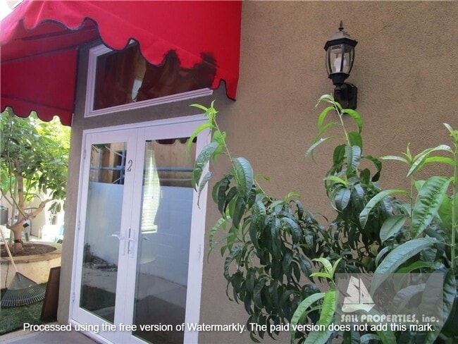 Building Photo - 614 13th St Unit 2