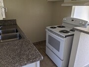 Photo - 144 W 42nd St