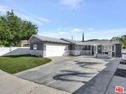 Photo - 28040 Ermine Pl
