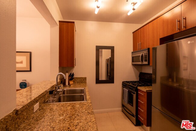 Photo - 620 S Gramercy Pl Unit 218