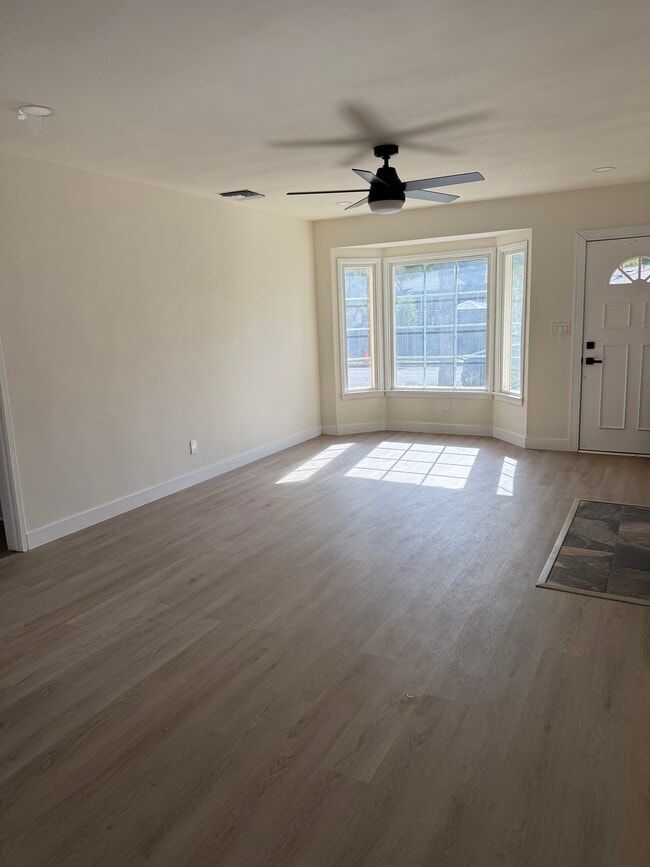 Living room - 1704 N Rose St