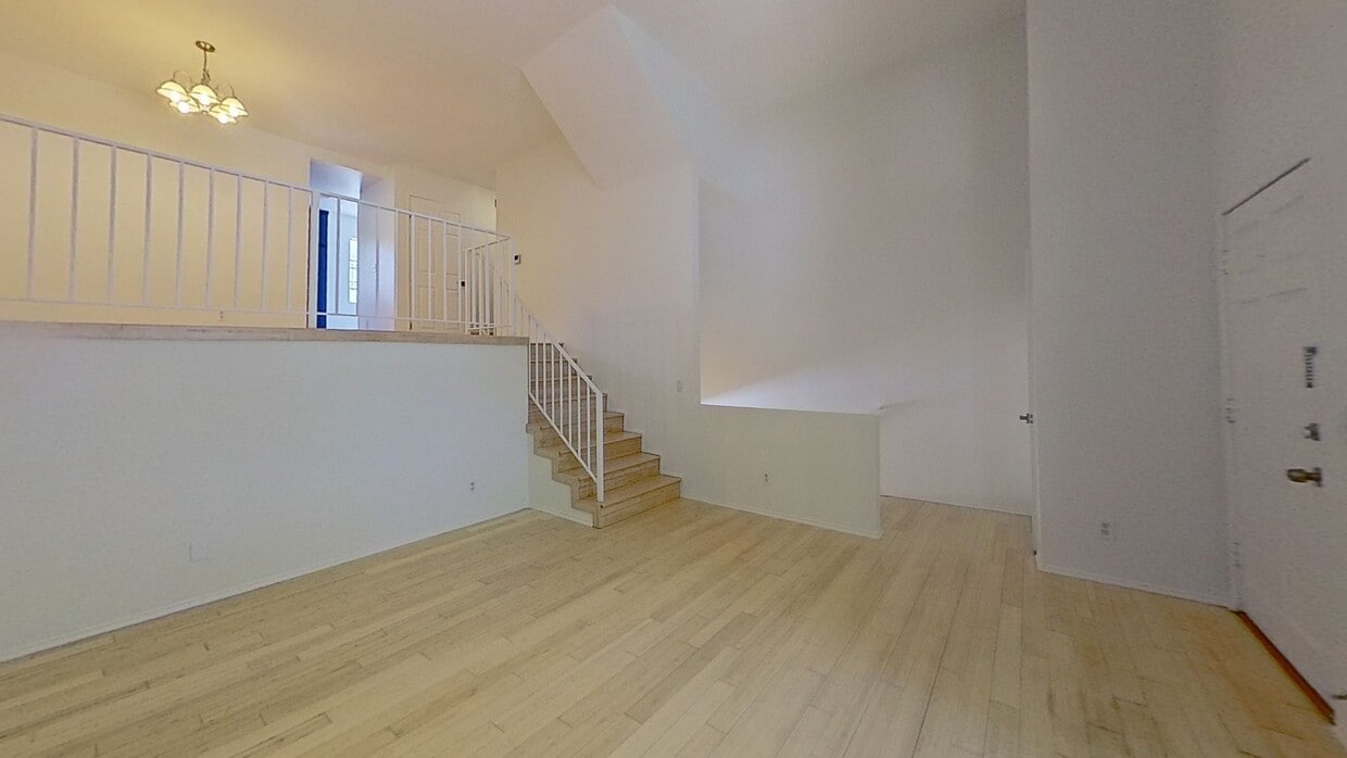 3D Tour - 8741 Darby Ave