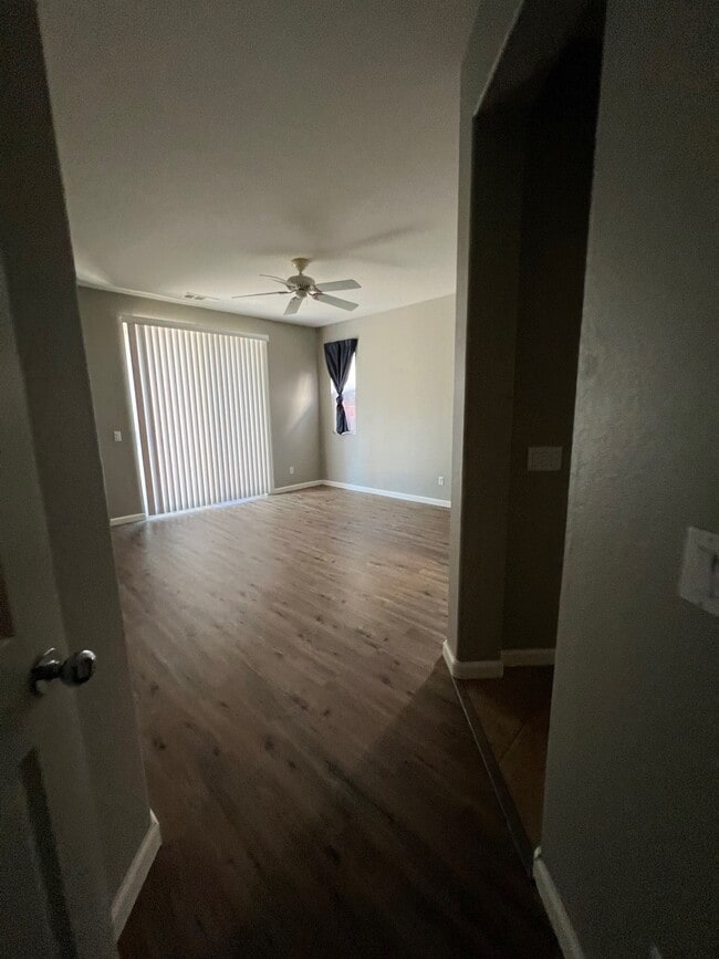 Photo - 29762 Northshore St