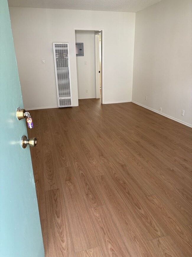 Photo - 7832 W Manchester Ave Unit 3