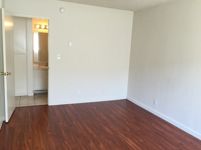 Photo - Casablanca West Apartments