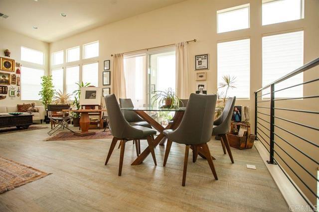 Photo - 2048 Foxtrot Lp