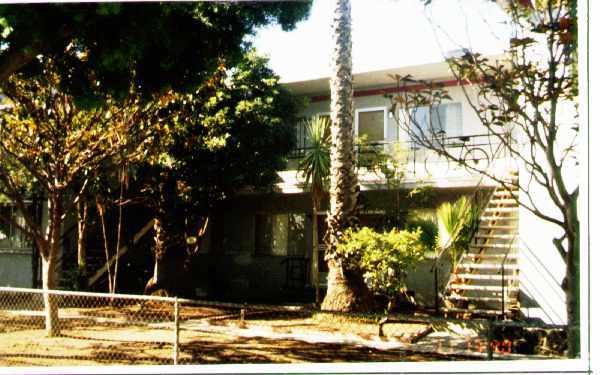 Building Photo - 2041 Cloverfield Blvd Rental