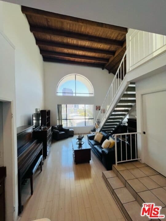 Building Photo - 221 S Gale Dr Unit 401