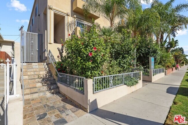 Building Photo - 1650 Colby Ave Unit 1 Rental
