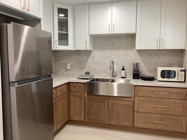 Photo - 3201 E Pinefalls Dr