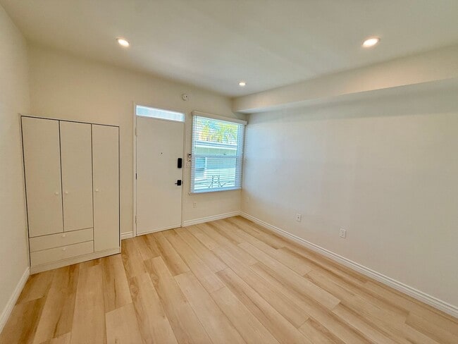 Photo - 10340-10360 Bellwood Ave