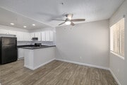 2BR, 2BA - 940SF - Dining Room - Elan Shadowridge Meadows