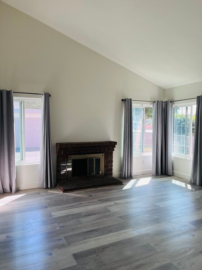 Photo - 10823 Mountain View Ave