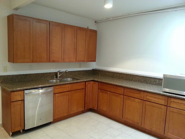 Building Photo - 1330 N Blue Gum St Unit 1330 Suite C