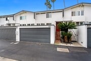 Photo - Upgraded 3 bed 2.5 bath Townhome in Newpor...