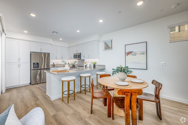 4BR, 2BA - 1,632SF - Dining Room - Summit Plus - Aspan Square Homes