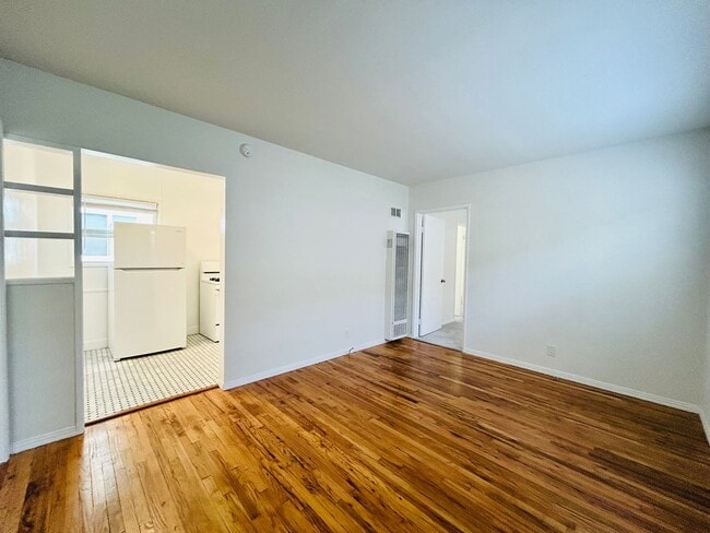 was738 - was738 Apartment Unit 738.5