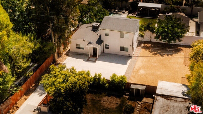 Building Photo - 5756 Fallbrook Ave Rental