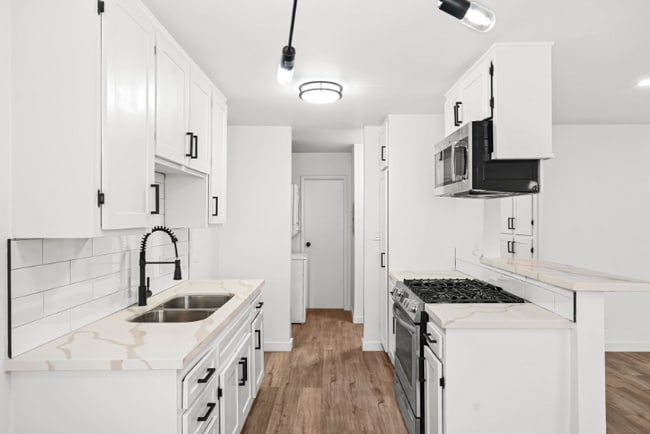 Building Photo - 5549 Fulcher Ave Unit 5549 Rental