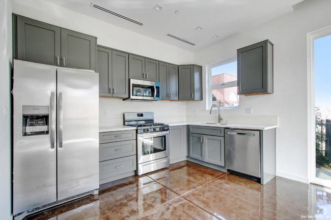 Building Photo - 5407 Huntington Dr Rental