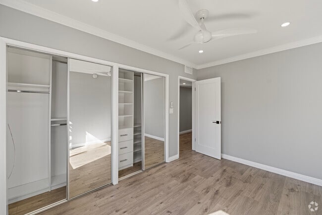 2BR, 2BA - 900SF - Palm Gardens Apartments