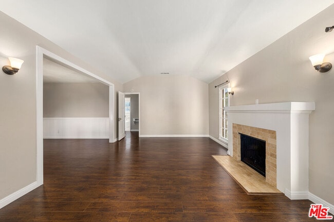 Photo - 4033 Lincoln Ave