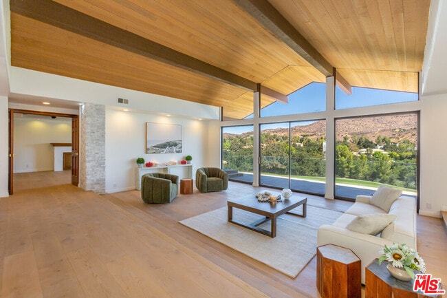 Photo - 5109 Lakeview Canyon Rd