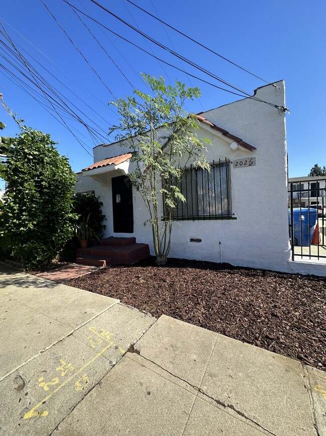 Building Photo - 200 Rosemont Ave